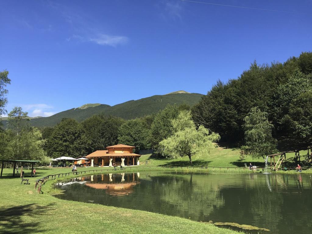 Hotel Ristorante Bertolini Piazza al Serchio Zewnętrze zdjęcie