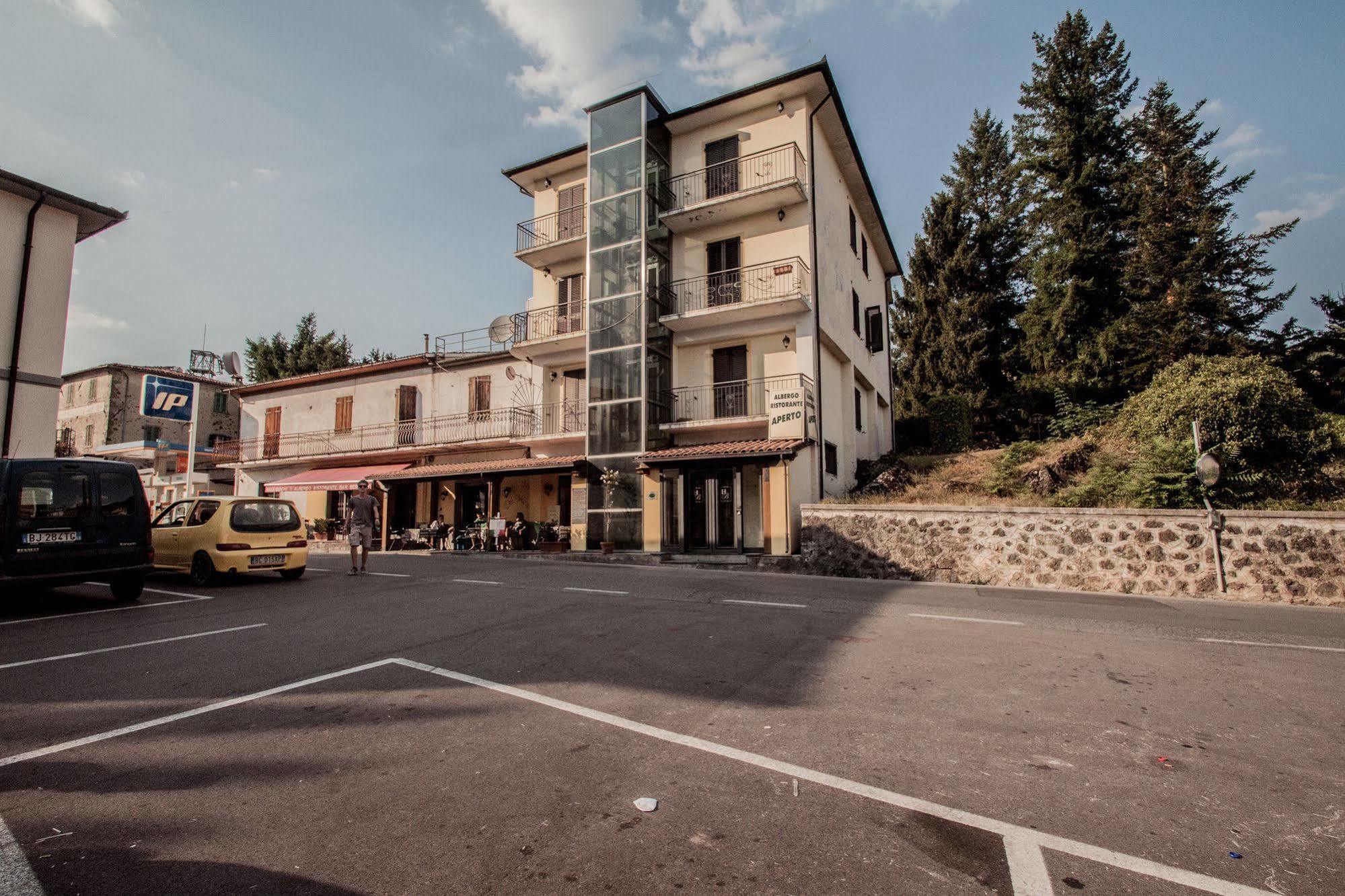 Hotel Ristorante Bertolini Piazza al Serchio Zewnętrze zdjęcie